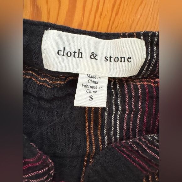 Cloth and Stone Top - Picture 3 of 5